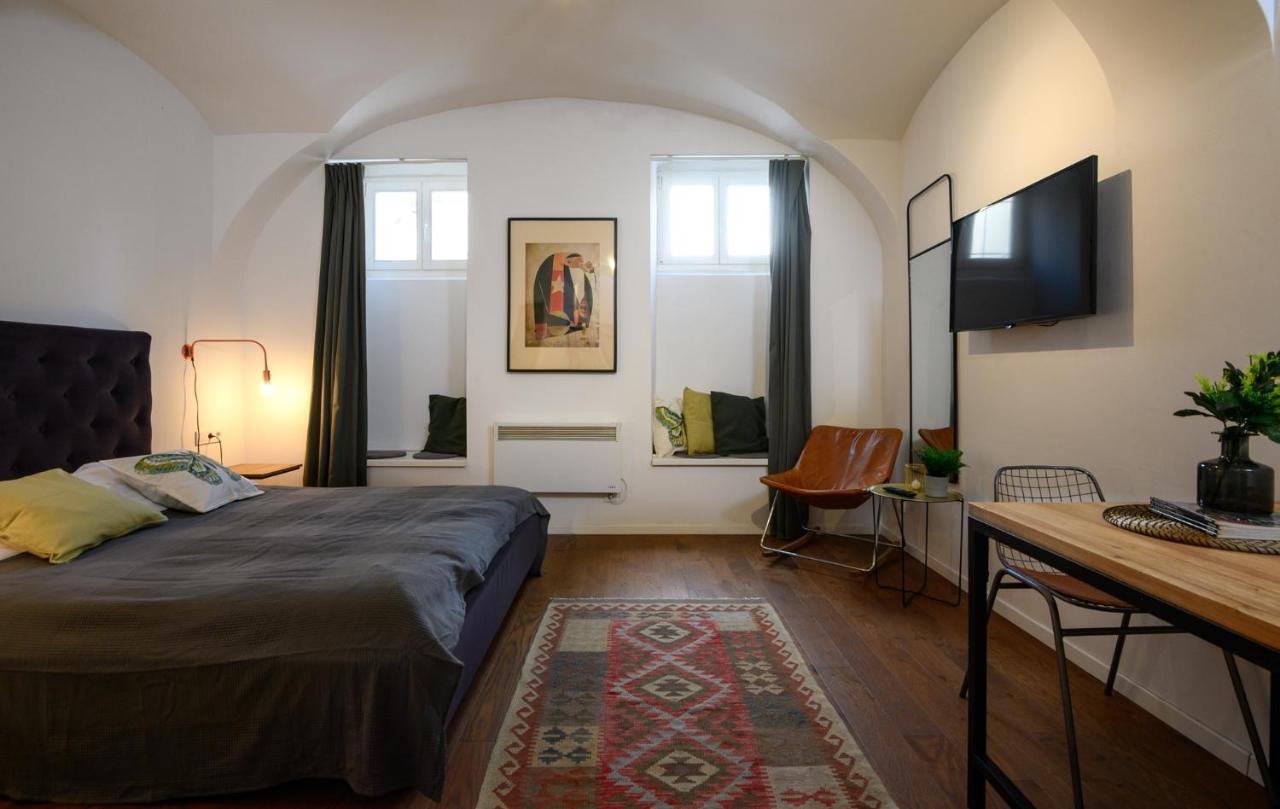 Swanky Old Town Apartment Zagreb Ngoại thất bức ảnh